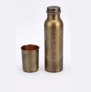 Juego de Botellas de Cobre Puro con 2 Vasos, Acabado Verde, Regalos Promocionales - Product Image 5