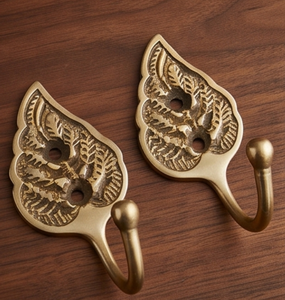 Antique Brass Leaf <b>Hook</b> <b>With</b> Plant Pattern Rust Resistant Metal Wall Mount For Clothing Storage Stylish Home Accent - Product Image 4