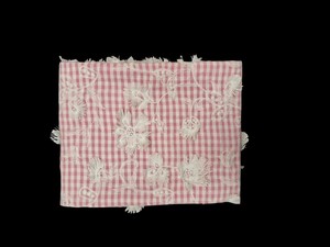 Tissu en coton à carreaux gingham rose poudré et blanc de qualité supérieure, avec broderie florale blanche épaisse, pour robes et kurtis – Vente en gros directe usine - Product Image 3