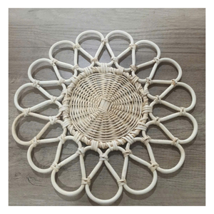 Set de table rustique en rotin fait main avec motif floral naturel |   Assiette de présentation en osier de qualité supérieure pour table à manger - Product Image 1
