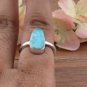 Bague de mariage en larimar bleu naturel, argent sterling 925, pierre précieuse bleu océan délicate, bijoux artisanaux minimalistes pour femmes, vente en gros - Product Image 1