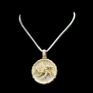 Pendentif Disque Glacé Épine en Moissanite Argentée 60mm, Finition Tricolore Blanc Jaune Rose, Style Hip Hop Iced Out, Charme Tendance (Seulement le Pendentif) - Product Image 1