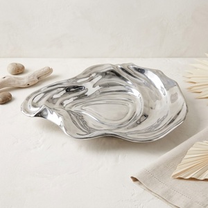 Grand bol décoratif en métal argenté en forme de coquille d'huître, centre de table de luxe en acier inoxydable martelé pour la décoration de table de maison moderne de style côtier - Product Image 4