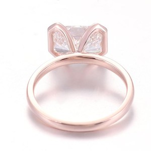 Bague solitaire de promesse en diamant radiant de 3,01 carats cultivé en laboratoire pour femme, or massif 14 carats, cadeau d'anniversaire pour elle - Product Image 4