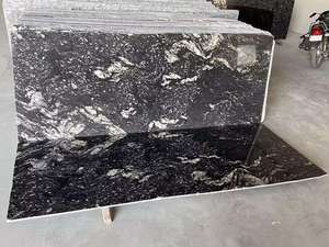 Bloc de granit naturel élégant, surface polie, pierre durable pour îlots de cuisine, villas et espaces intérieurs - Product Image 6