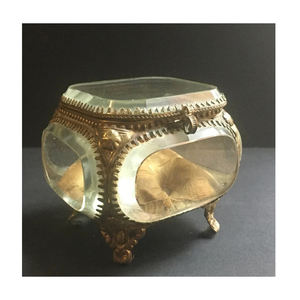 Design traditionnel or fini laiton bordure biseauté boîte en verre carré à motifs bijoux en métal organisé souvenir boîte en gros - Product Image 1