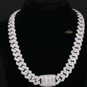 สร้อยคอฮิปฮอปแบบ Cuban Link ทอง 14K ประดับเพชรทรงบาแกตต์ VVS มอยส์ซาไนต์ - Product Image 4