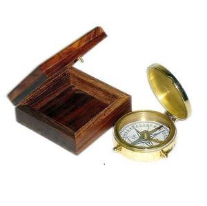 Boussole lumineuse en laiton classique de conception antique pour la randonnée en plein air voyage Portable montre de poche Style Camping Navigation outil vente - Product Image 5