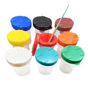 Lot de 10 Laveurs de pinceaux en plastique colorés, légers et faciles à nettoyer, avec couvercles colorés, pour la maternelle, à partir de 4 ans, fournitures artistiques - Product Image 1