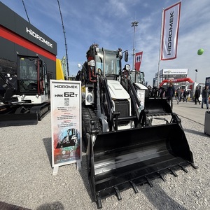 Hidromek HMK 62T Diesel Tracked Backhoe Loader For <b>Trenching</b> Offering Strong Lifting Capacity Smooth Operation - Product Image 4