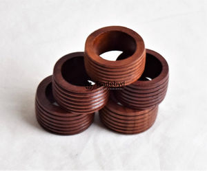 Anneau de serviette de table élégant en bois, classique, durable, écologique, de qualité supérieure, pour la décoration de table, accessoires d'hôtel faits à la main Tradebyd - Product Image 3