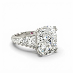 Anillo de Compromiso de Platino PT950 con Diamante de Corte Cojín de 4.58ct y Piedras Laterales Trapezoidales, Joyería Fina Personalizada - Product Image 5