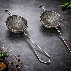 Ensemble de passoires à thé en acier inoxydable à mailles fines avec long manche, résistant à la rouille, prise en main facile pour le thé en vrac, les herbes et les épices - Product Image 1