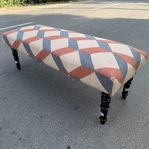 Banc rembourré en coton écologique fait main par Kuldeep Handicrafts |   Banc décoratif à motifs géométriques |   Pouf en bois rustique avec pieds en bois - Product Image 1