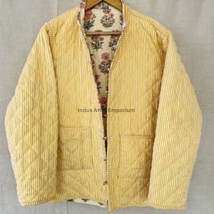 Chaqueta de algodón acolchada vintage hecha a mano, chaqueta de algodón vintage Jaipuri de manga larga - Product Image 2