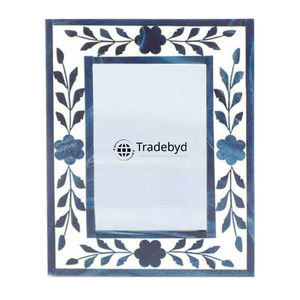 Marco de Fotos Creativo con Incrustaciones de Hueso Hecho a Mano por Diseñadores, con Acabado Brillante, Decoración de Lujo para el Hogar por Tradebyd - Product Image 1