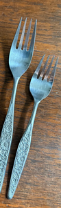 Ensemble de cuillères à salade en métal argenté décoratif avec motif floral en relief, qualité supérieure, design portugais, vente en gros - Product Image 4