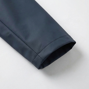 Abrigo largo con capucha en azul marino oscuro |   Chaqueta Impermeable Tipo Trench con Botones |   Impermeable Extra Grande Estilo Urbano |   Fabricante OEM Personalizado - Product Image 4