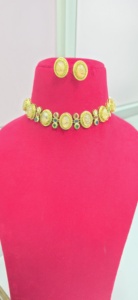 Collar choker minimalista de calidad premium con hermosos adornos, se adapta tanto al estilo étnico como al occidental, perfecto para todas las ocasiones. - Product Image 3