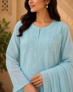 Kurti ethnique bleu ciel pour femme, brodé à la main, coupe droite, motif floral, collection exclusive - Product Image 3