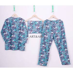 Vente en gros de robes de nuit d'été élégantes, personnalisées, longues, en coton, imprimées à l'écran, respirantes, écologiques, pour femmes et filles, 3 pièces - Product Image 5