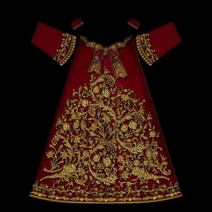 Robe en soie de style russe traditionnel pour femmes, motif uni rouge et or, coupe classique, élégante, ethnique, dessinée à la main - Product Image 3