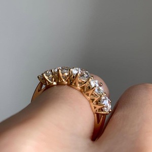 แหวนเพชรแล็บโกรว์ 5 เม็ด น้ำหนัก 2 กะรัต ทรงเหลี่ยม ตัวเรือนทองคำแท้ 14K รับรองโดย IGI ดีไซน์เรียบหรู สำหรับวันครบรอบ แหวนสัญญา แหวนแบบซ้อน แหวนทรงฮาโล - Product Image 4
