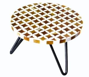 Base para Pastel de Madera Geométrica Poligonal con Incrustaciones Negras, Hecha a Mano para Decoración Moderna del Hogar - Product Image 3