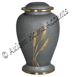 Urna conmemorativa de latón con detalles artesanales y superficie pulida para un legado duradero de Axiom Home Accents - Product Image 1