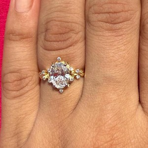 Bague en or massif 14 carats avec diamant ovale de 3,00 carats de style floral, cultivé en laboratoire, pour femme, cadeau de mariage surprise pour amoureux - Product Image 5