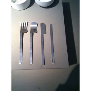 Juego de cubiertos de plata de acero inoxidable de aspecto moderno Diseño único Alta calidad Ecológico 100 piezas Restaurante de pulido de espejo alto - Product Image 1