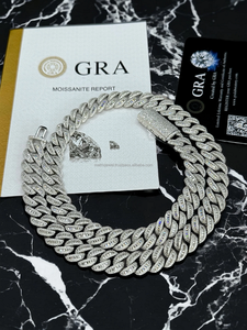 Cadena cubana de forma redonda de aspecto Premium con combinación de diamante redondo y moissanita Baguette elegante hecha de plata 925 - Product Image 3