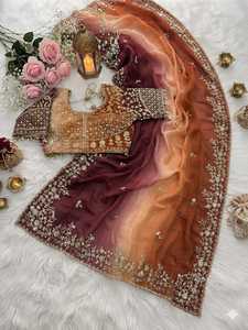 Satin de soie pur élégant pour tenue de mariée et de demoiselle d'honneur avec chemisier fantaisie exclusif – Sari féminin très vendu pour les festivals, qui attire l'attention - Product Image 4