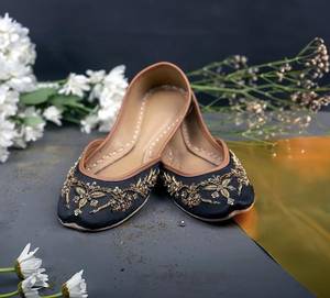 Women Girls Ladies <b>Khussa</b> - 2025 Wholesale High Quality Casual Women Khusa Shoes New design - Product Image 2