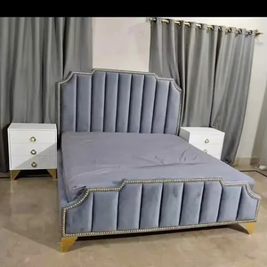 Base de Cama King Size de Madera Maciza con Cabecero y Pie de Cama, Muebles de Madera Hechos a Mano, Cama de Lujo de Alta Calidad Tallada a Mano - Product Image 1