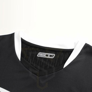 Maillot de football unisexe adulte de haute qualité, en polyester durable, style premium, impression de logo personnalisé, fabriqué au Pakistan - Product Image 3