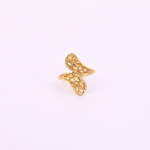 แหวนลายฉลุชุบทองรูปผีเสื้อสำหรับผู้หญิง - Product Image 1
