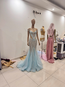 Vestido de Novia Rosa Largo hasta el Suelo con Cuentas, Escote en V, Manga Larga, Espalda de Encaje, Cintura de Princesa, Estilo Sirena/Trompeta con Cristales para Noche - Product Image 3