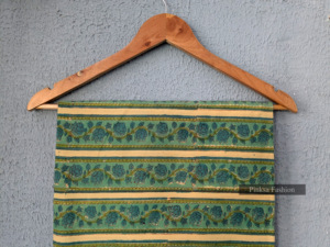 Tela 100% Algodón Estampada a Mano con Bloques, Diseño Floral Verde a Rayas, Tela India Estampada para Confección, Venta al por Mayor - Product Image 3