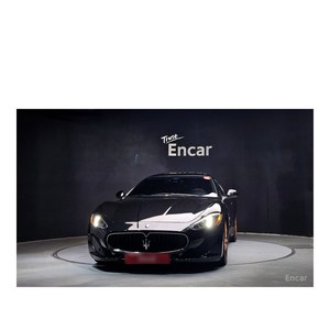 Maserati GranTurismo 4.7 Sports Modèle 2016 31 356 km Boîte de vitesses automatique Sièges en cuir avec caméra arrière - Product Image 3