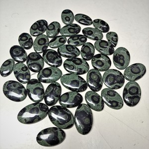 Vente en gros de pierres précieuses AMAN GEMS JEWELLERY, cabochons de quartz de formes variées pour la création de bijoux, matériau minéral, évalués par des tiers - Product Image 6