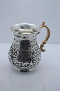 Taza de Cobre Grabada de Diseño Tradicional, Ideal para Servir Té, Café, Cerveza, y para Uso en el Hogar, Comedor o Bar - Product Image 4