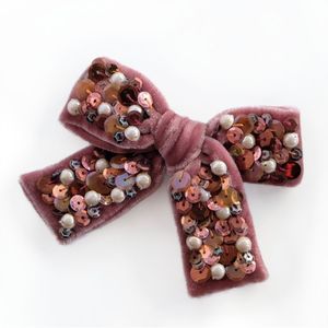 Moño para el Cabello de Terciopelo Rosa con Lentejuelas y Perlas, Hecho a Mano, Estilo Dulce - Product Image 1