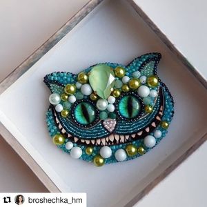 Broche de Lujo con Bordado Artesanal y Cuentas, con Elegante Diseño Floral, Hermoso Broche de Cuentas Bordado a Mano para Moda - Product Image 2