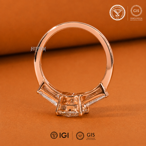 Bague de fiançailles ovale à trois pierres de 2,70 carats, baguettes coniques latérales, bague de mariage en diamant, bague trilogie pour elle, bague faite à la main - Product Image 5