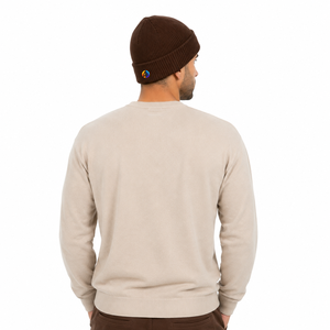 Gorro de punto para hombre diseñado con tejido suave, ajuste cómodo, cobertura cálida y textura acanalada para atuendos casuales de invierno y actividades al aire libre. - Product Image 3