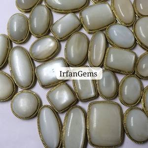 Colgante de Piedra Lunar 100% Natural con Ranura, Piedra Lunar de Alta Calidad con Ranura de Latón, Precio al por Mayor, Lote de Colgantes de Piedra Lunar para Macramé, Cristal - Product Image 4