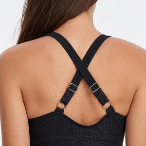 Maillot de bain une pièce élégant pour femme avec logo sur le devant, ajustement sécurisé, matière légère pour la natation et la détente à la plage - Product Image 4