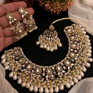 Nouveautés Bijoux pour Femmes Vente en Gros Collier Choker Indien Parures de Mariée avec Boucles d'Oreilles Ensemble de Bijoux Tendance Disponible à la Vente - Product Image 3