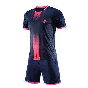 Maillots de football sur mesure en gros, impression par sublimation, respirants et grandes tailles - Product Image 3
